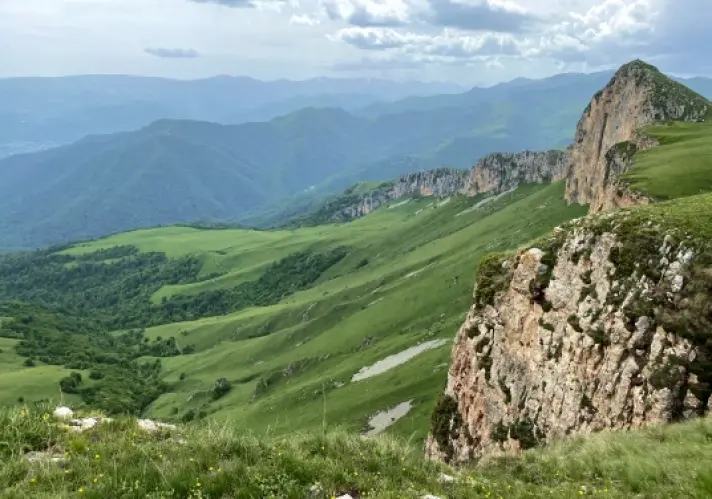 Դիմաց լեռ